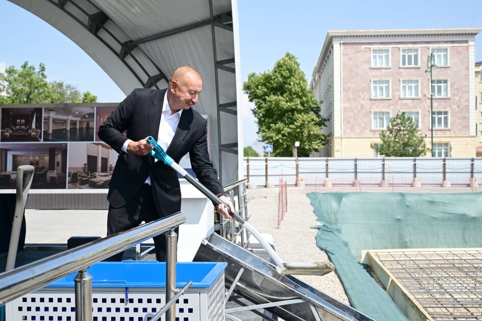 “Naxçıvan” Mehmanxana Kompleksinin təməli qoyuldu - FOTO