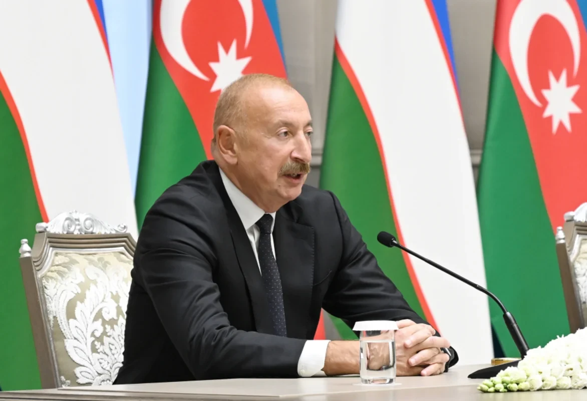 İlham Əliyev Qarabağa investisiyaların cəlb olunmasında Özbəkistan prezidentinin xüsusi rolunu qeyd edib