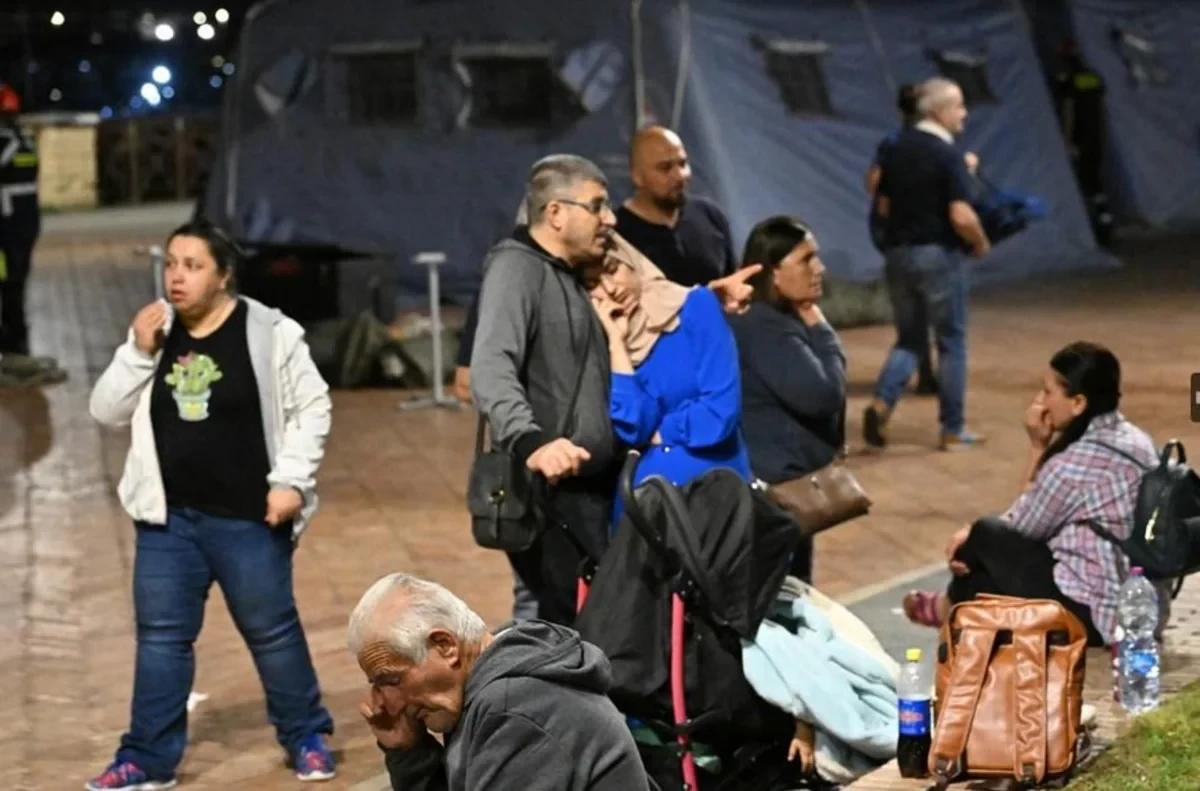 İtaliyada zəlzələ təhlükəsi ilə əlaqədar iki minə yaxın sakin təxliyə edildi