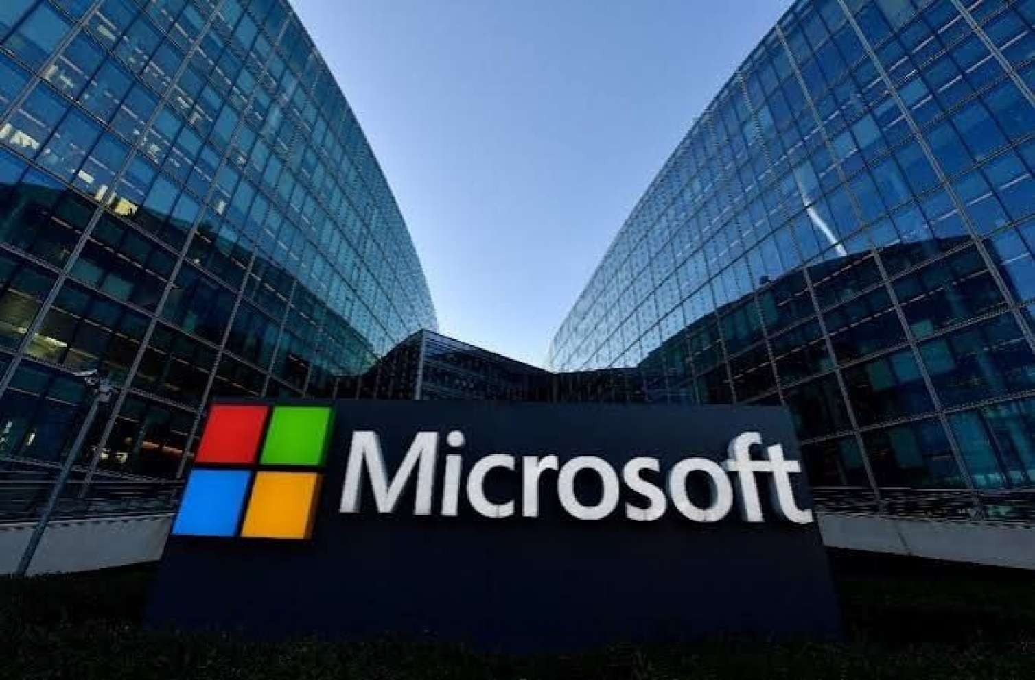 “Microsoft” “Nvidia”dan sürətlə uzaqlaşır