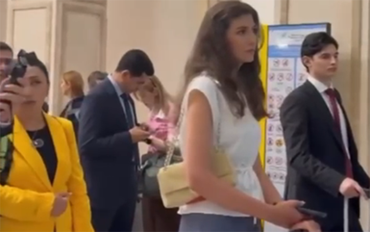 Prezidentin səfərini işıqlandıracaq jurnalistlər belə yola düşdü - Video