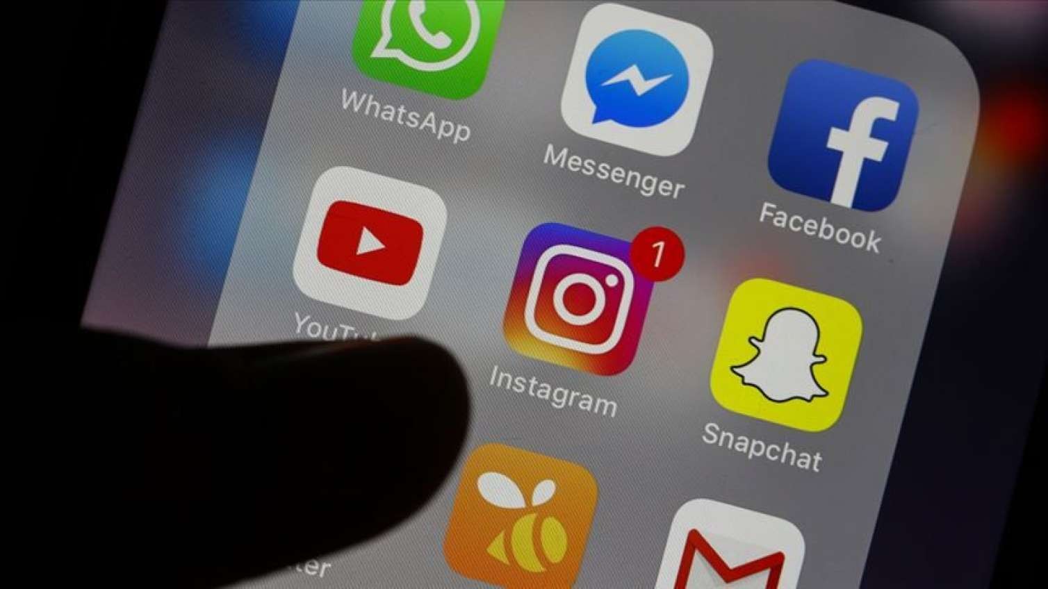 “Instagram” və “Facebook” dəyişir?