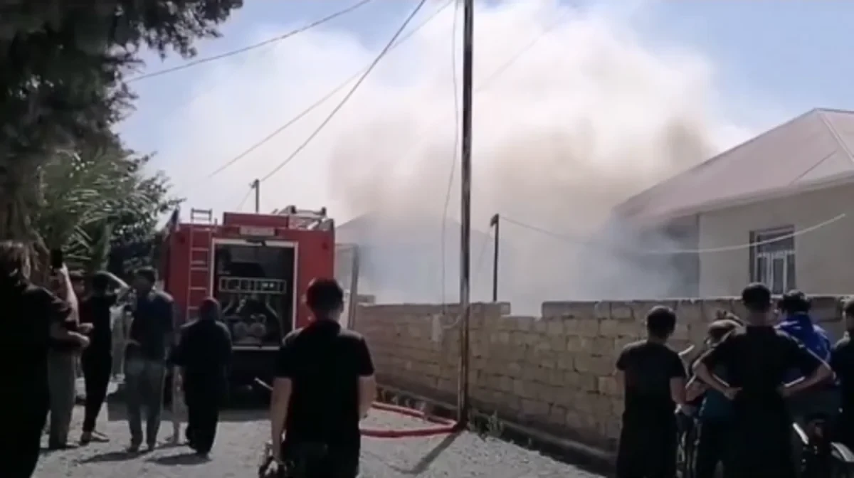 Bakıda fərdi yaşayış evi yandı