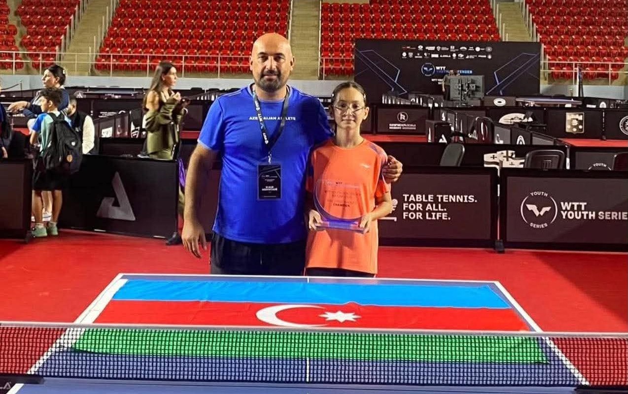 Stolüstü tennisçimiz Fransada qızıl medal qazandı - Foto