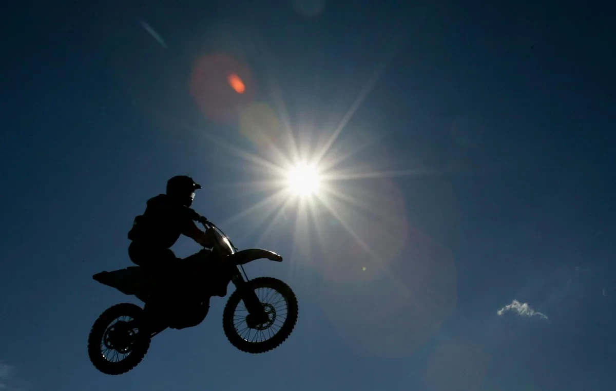 Motosiklet yarışlarında ağır qəza: Men adasında iki pilot vəfat etdi