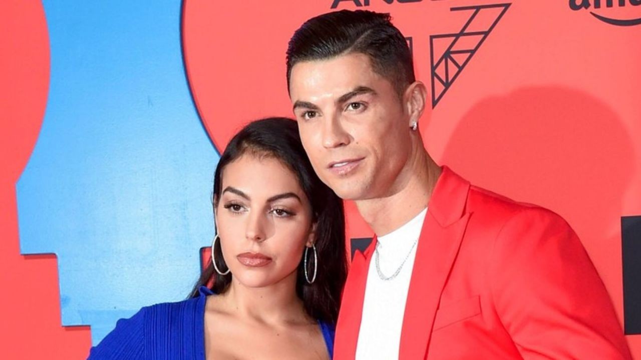 Ronaldo toyuna bu ulduzları