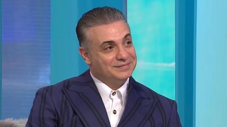 Qızının xaricdə oxumasına icazə vermədi –