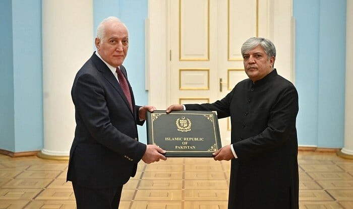 Pakistan’s new ambassador to Armenia presents credentials