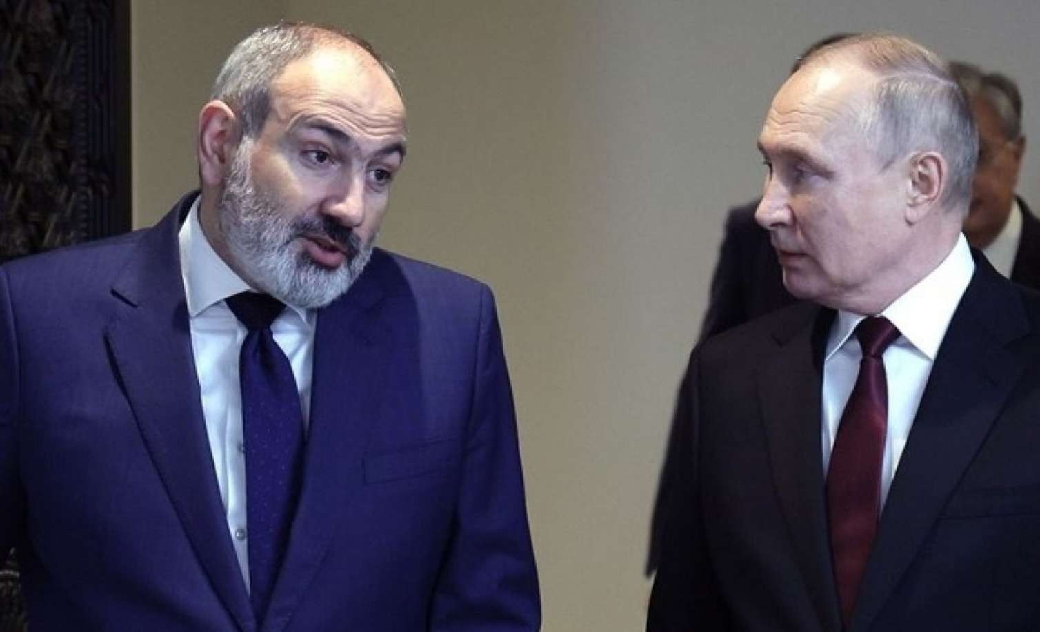 "Biz Azərbaycanın daxili siyasi işlərinə qarışmalı idik?" - Putindən Paşinyana