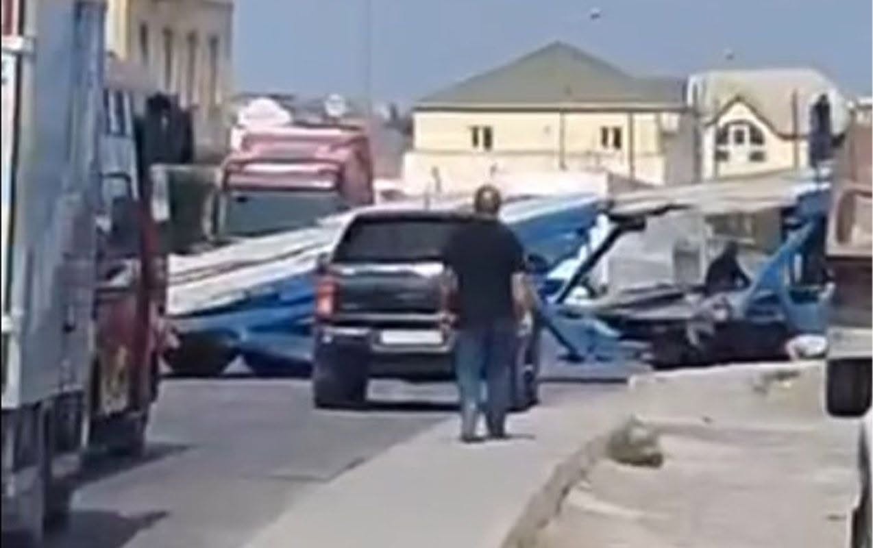 Xocasən yolunda xarab olan TIR -