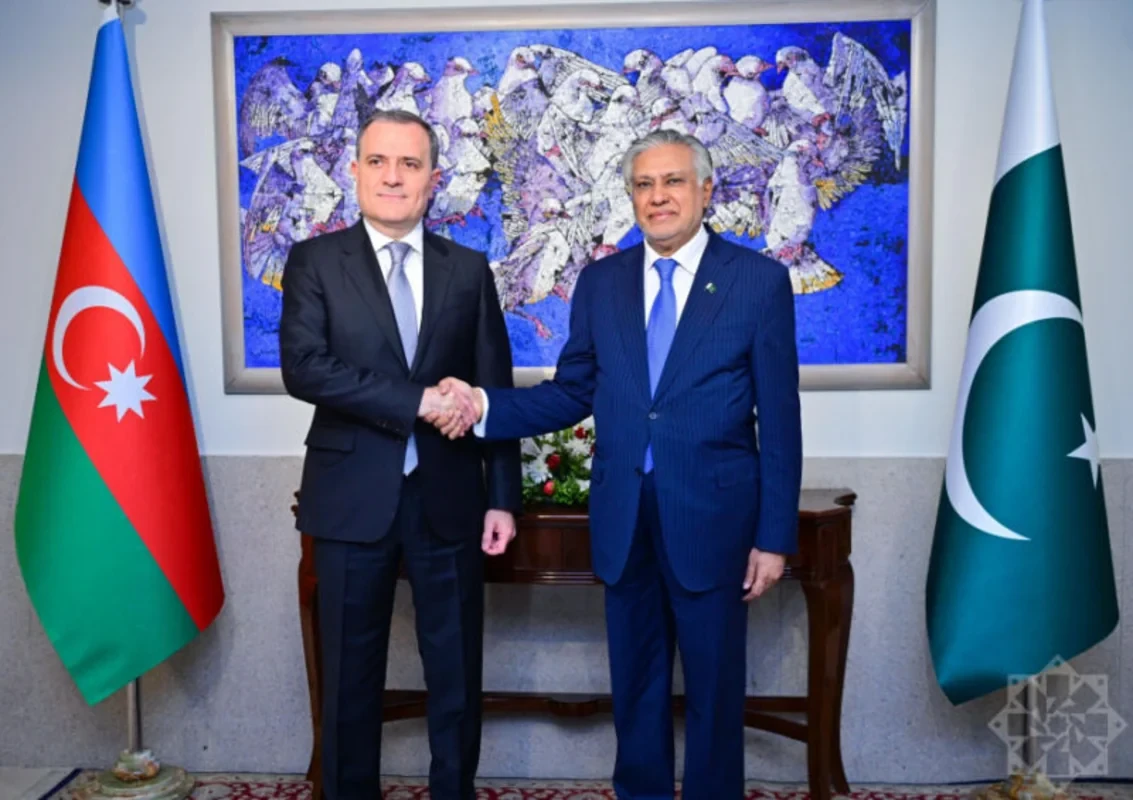 Ceyhun Bayramov pakistanlı həmkarı ilə görüşüb -