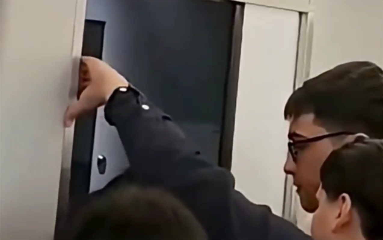 Sərnişinlər qatarda da dayanmağa yer tapmır -