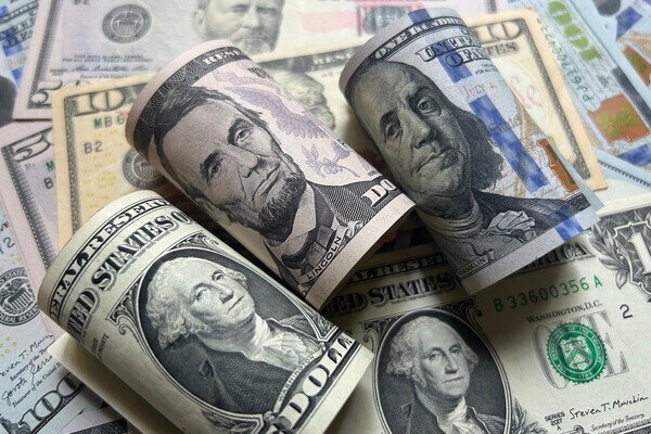 Dolların ilin sonuna olan məzənnəsi AÇIQLANDI