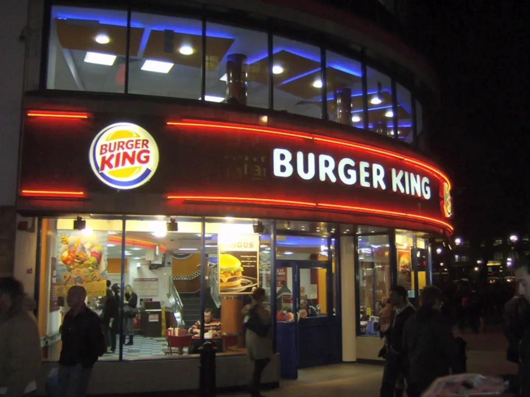"Burger King"də böhran: İşçilər 2 ildir maaşlarını ala bilmirlər