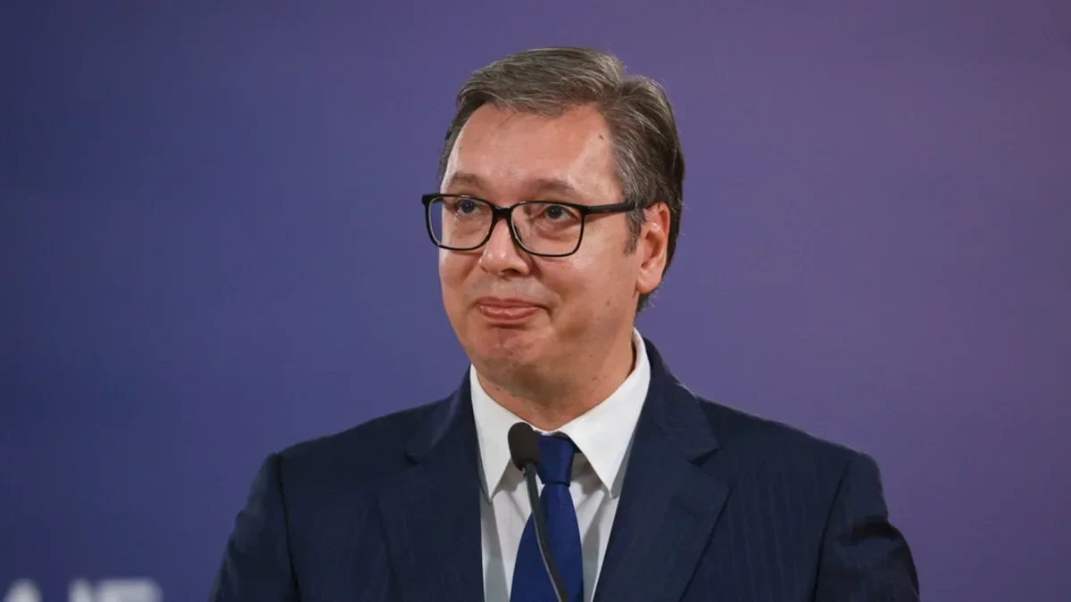 Vuçiç istefa verdi