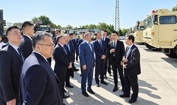 Закир Гасанов встретился с министром обороны Китая - Фото
