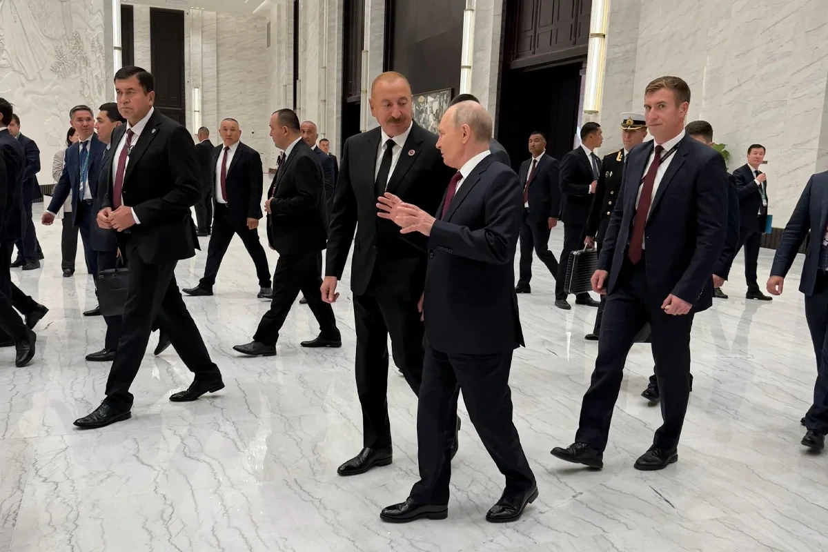 İlham Əliyev Bişkekdə Vladimir Putin ilə söhbət etdi -