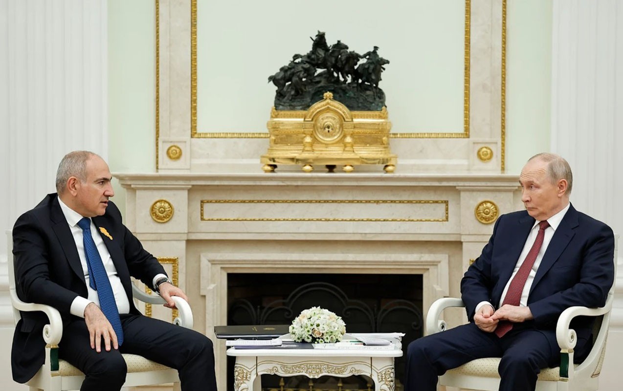 Putin Paşinyanla nə danışdı?