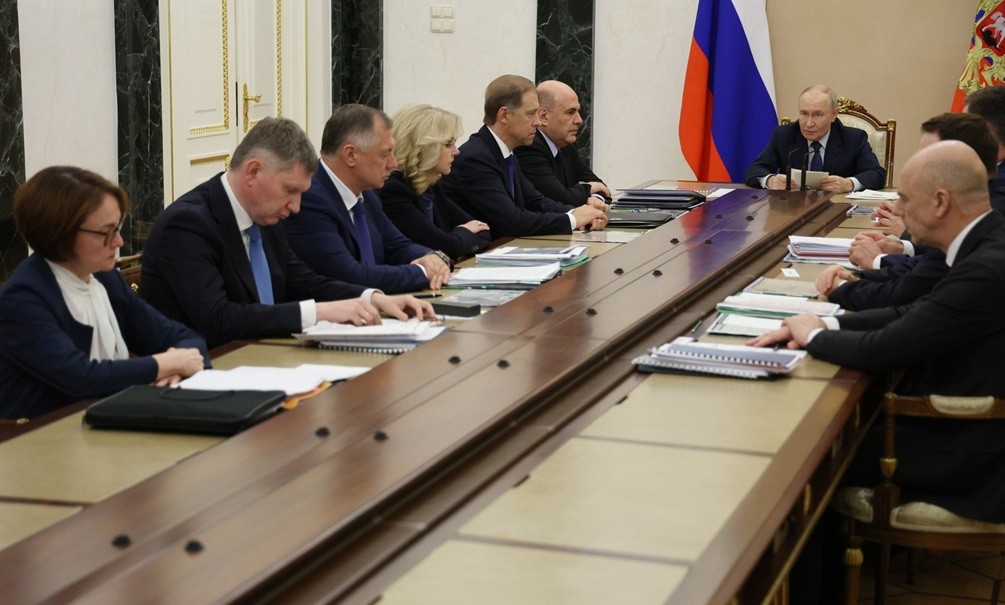 Putin Rusiya iqtisadiyyatının necə çiçəkləndiyini danışıb və ya…