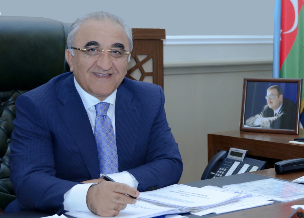 UNEC rektoru: Təhsil müddətinin azaldılması haqqında