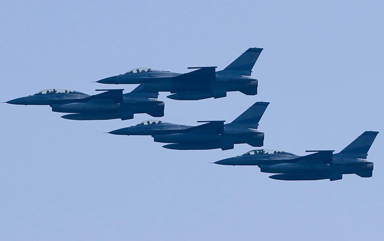 NATO qırıcıları Litva hava məkanına daxil olan dronu vurdu