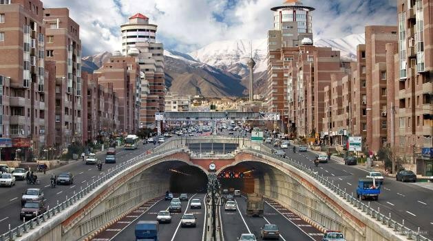 Tehranda maraqlı mənzərə: Hicabsız qadın marafonu –
