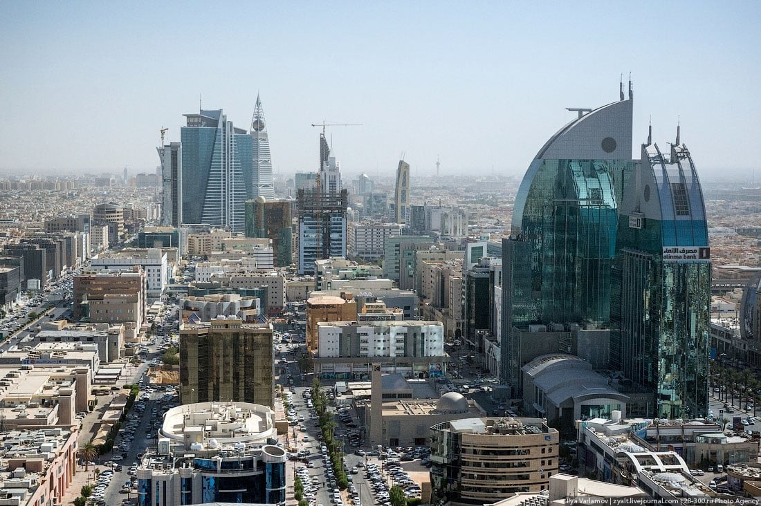 Houthis claim attacks on Riyadh as smoke seen near airport
