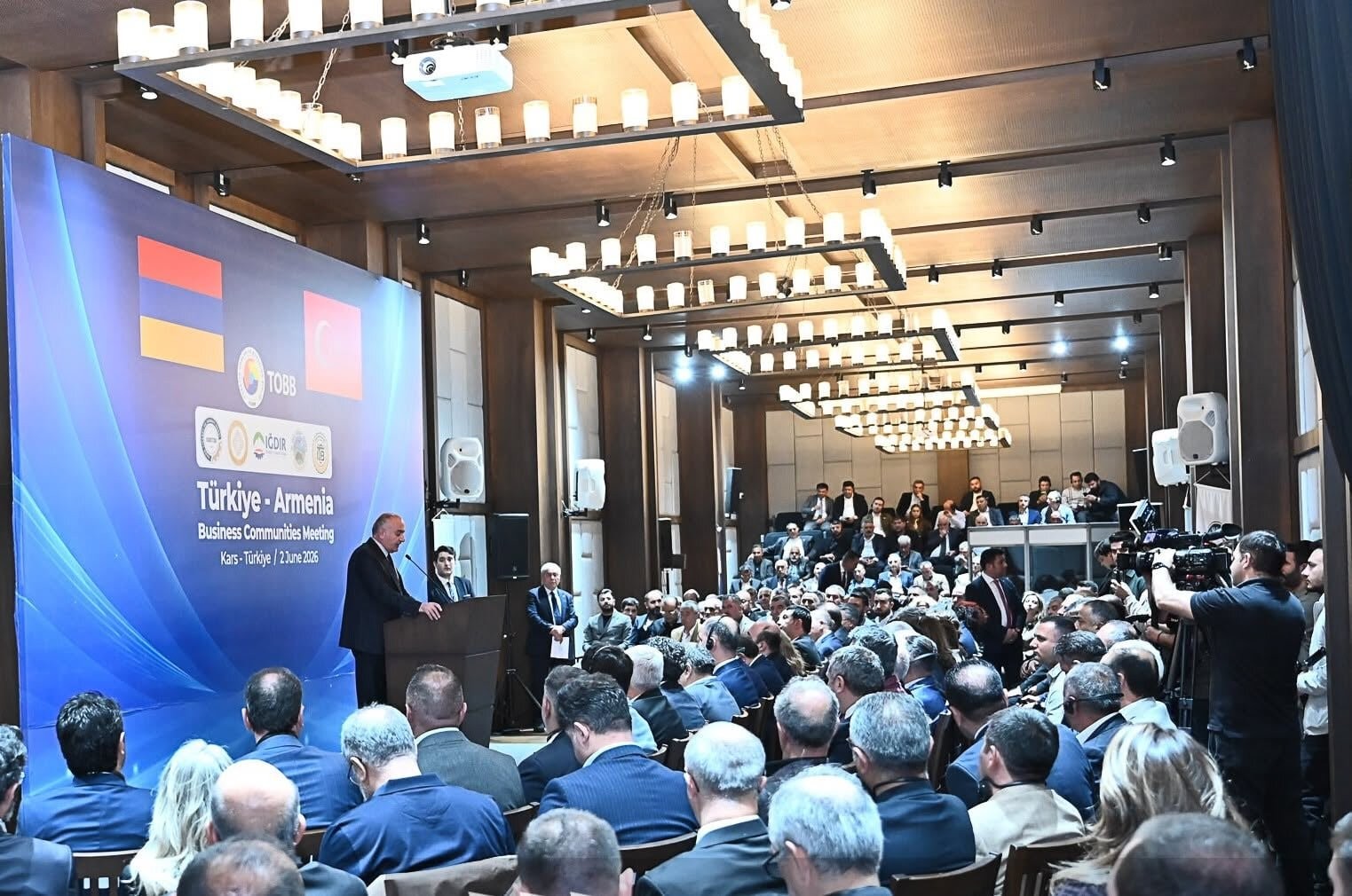 Türkiyənin 150 iş adamı Ermənistandadır: İrəvanda nə baş verir?