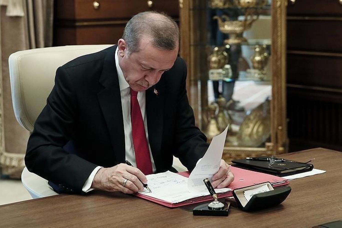 Ərdoğan 12 ölkəyə yeni səfir təyin etdi