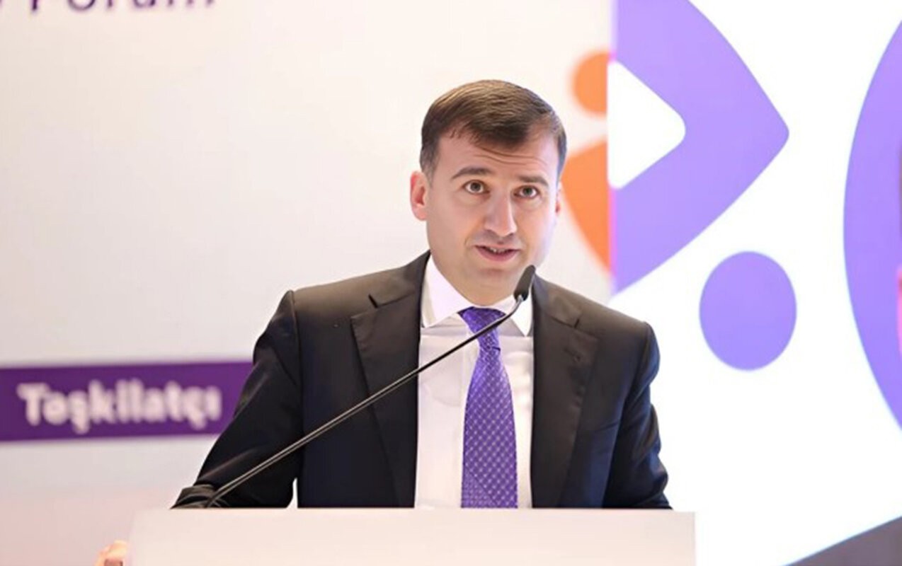 Müşavir vəzifəsindən çıxdı