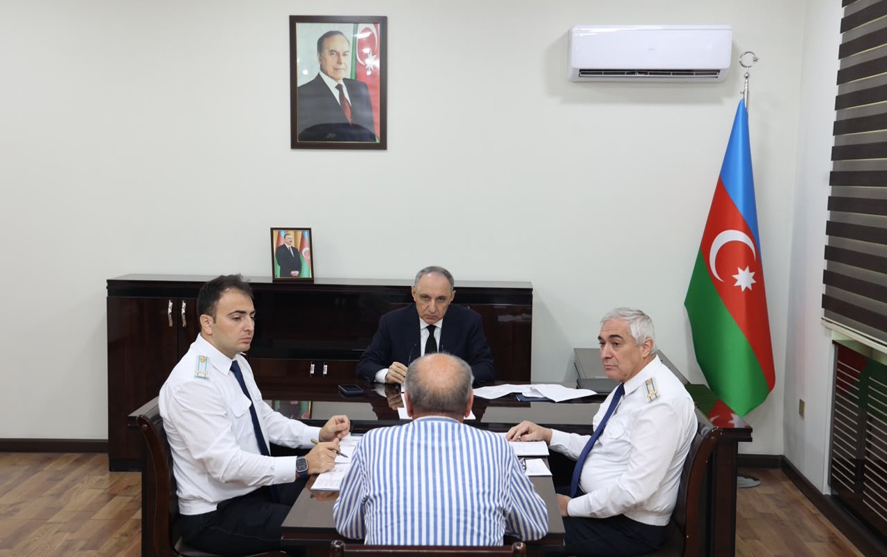 Baş prokuror Şamaxıda vətəndaşları qəbul etdi -