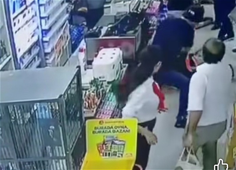 В Баку расследуют избиение женщины на глазах у ребёнка с аутизмом — ВИДЕО