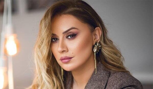 Roza Zərgərli prezidentlərin qarşısında çıxış etdi - Video