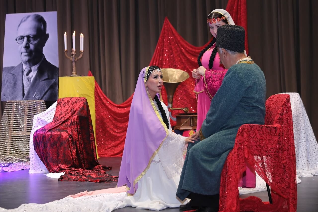“Arşın mal alan” operettası Lənkəran teatrının təqdimatında Xankəndidə nümayiş olundu - FOTO