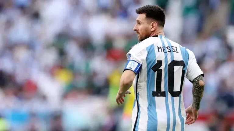 Argentinada bütün oyunlar Messiyə görə dayandırılacaq