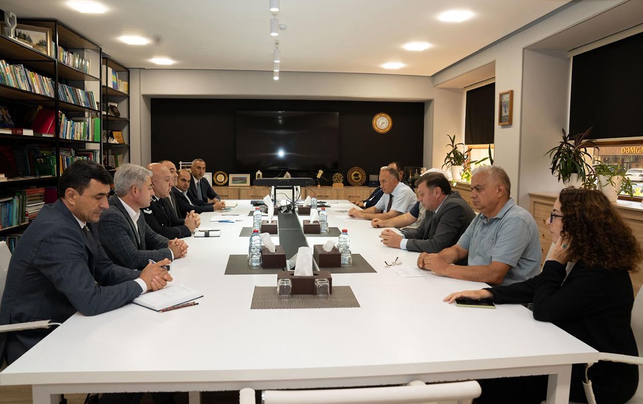 Nazirlikdə ayılarla bağlı görüş keçirildi -