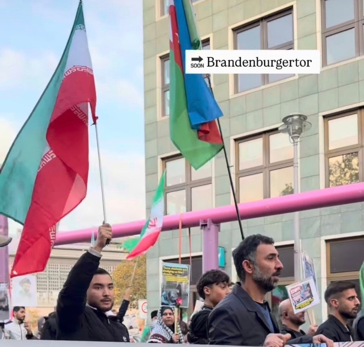 Berlində Xameneinin posteri altında Bakıya qarşı aksiyanın şifrələri