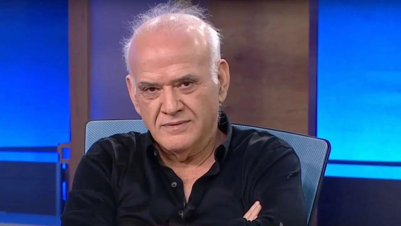 Azərbaycana girişi qadağan olunan türklərdən biri də məşhur futbol şərhçisi Ahmet Çakardır