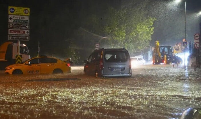 Death toll from floods in Turkiye rises to six
