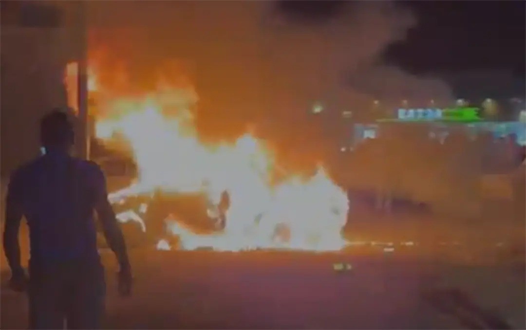 Bahalı avtomobillər niyə qəfildən yanır? - VİDEO