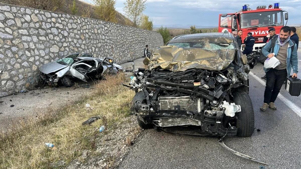 Türkiyədə dəhşətli yol qəzası- ölən və yaralananlar var