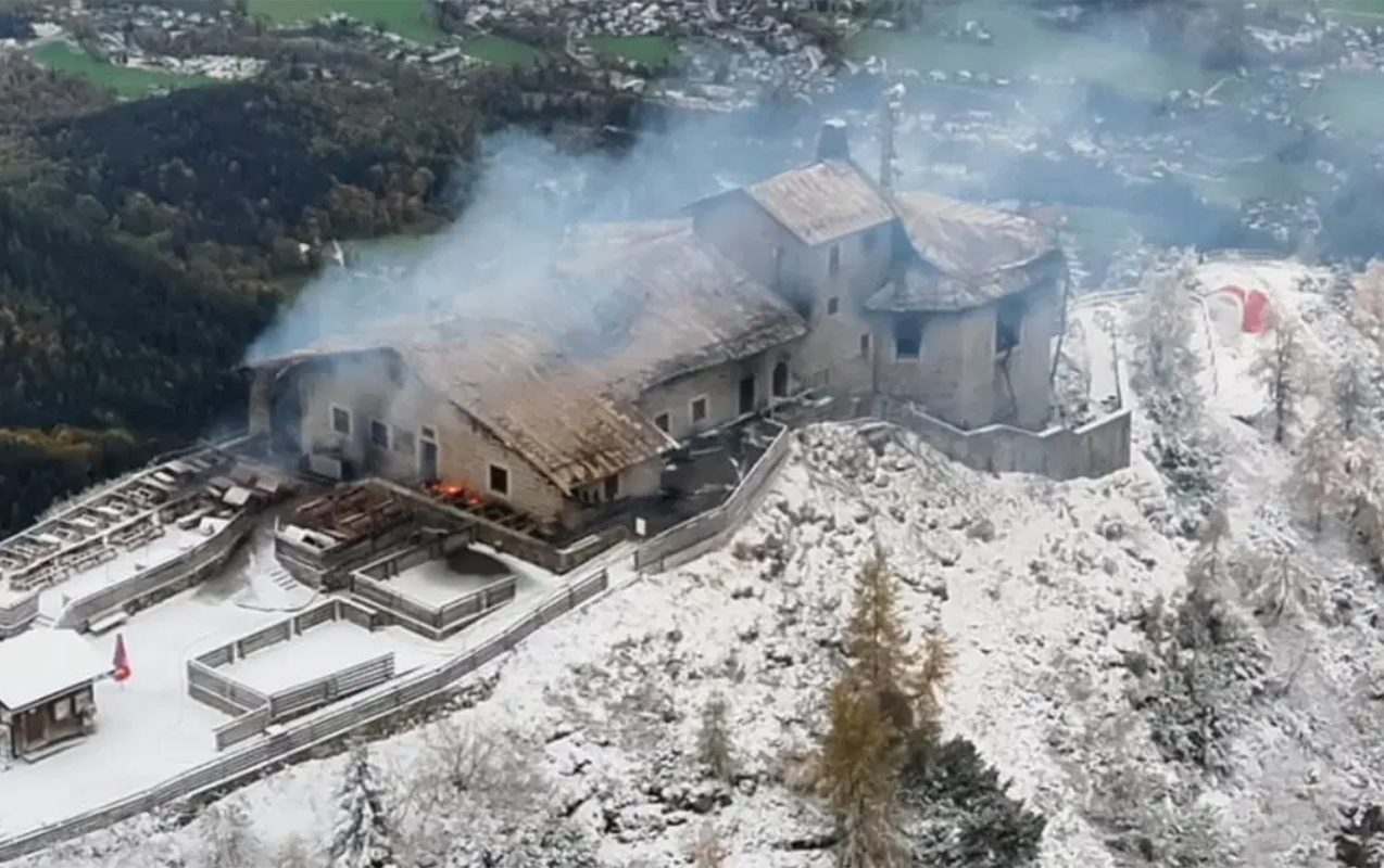Hitlerin “Qartal yuvası” yanıb kül oldu - Fotolar