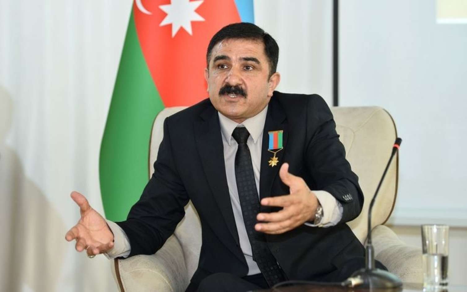 "6 saat ac-susuz qaldım" -