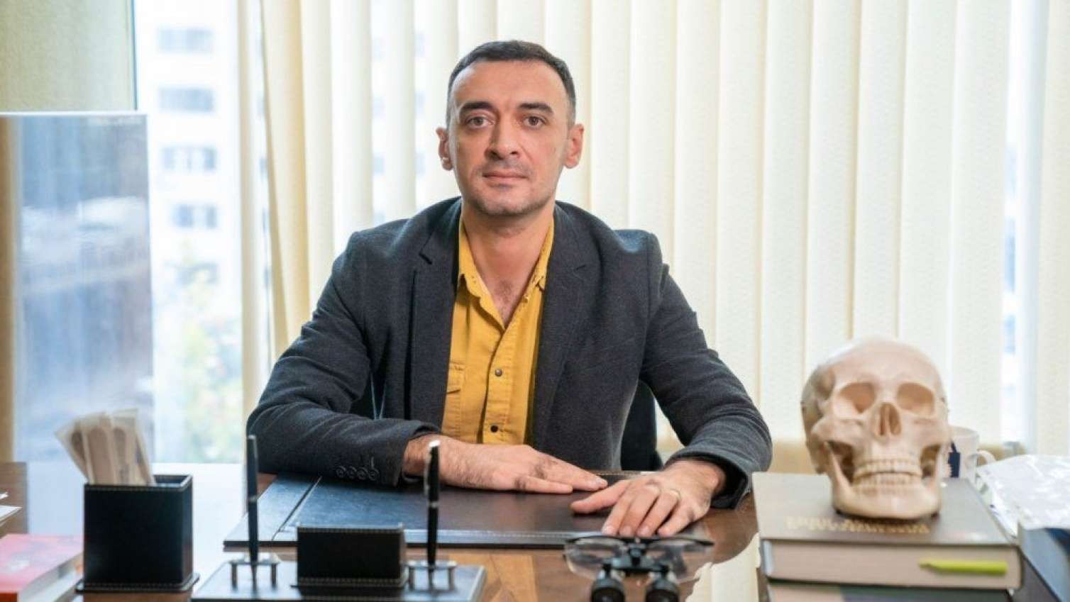Həkim nə etsin: qəpik-quruşa işləsin, rüşvət alsın, yoxsa ölkədən getsin?