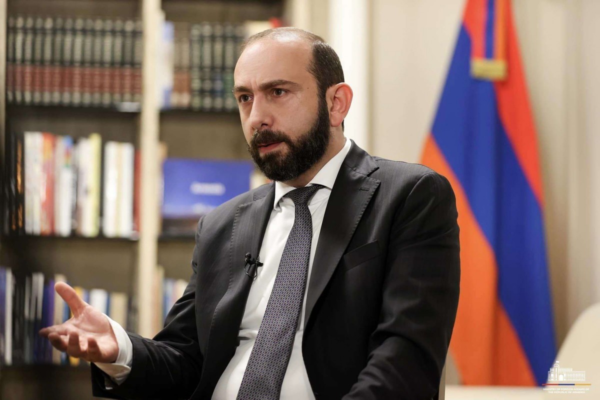 Ermənistan XİN rəhbəri İrana getdi