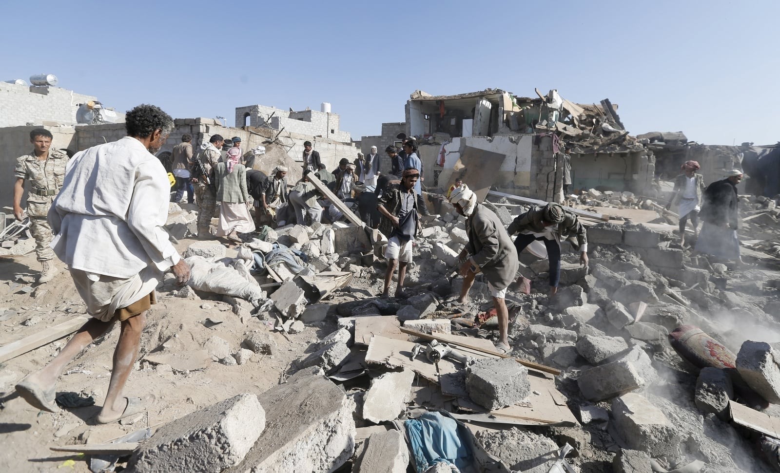 Houthi attacks injure one, damage property in Saudi Arabia