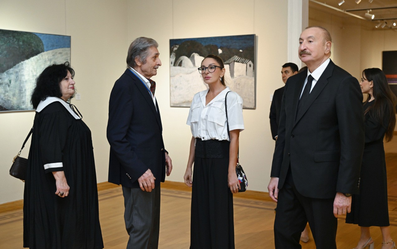 Mehriban Əliyeva bugünkü sərgidən paylaşım etdi -