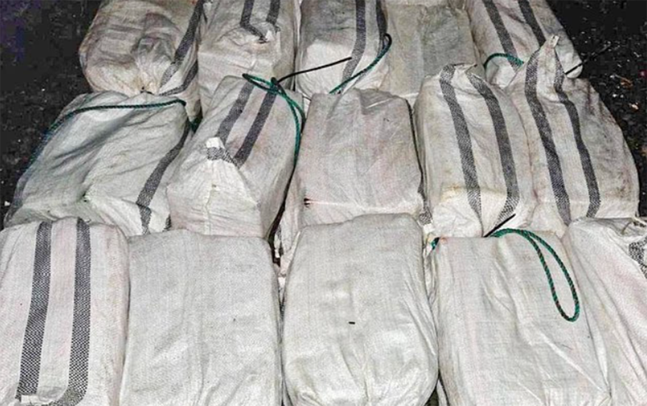 Kokain paketləri 7 ildə un oldu - Fotolar