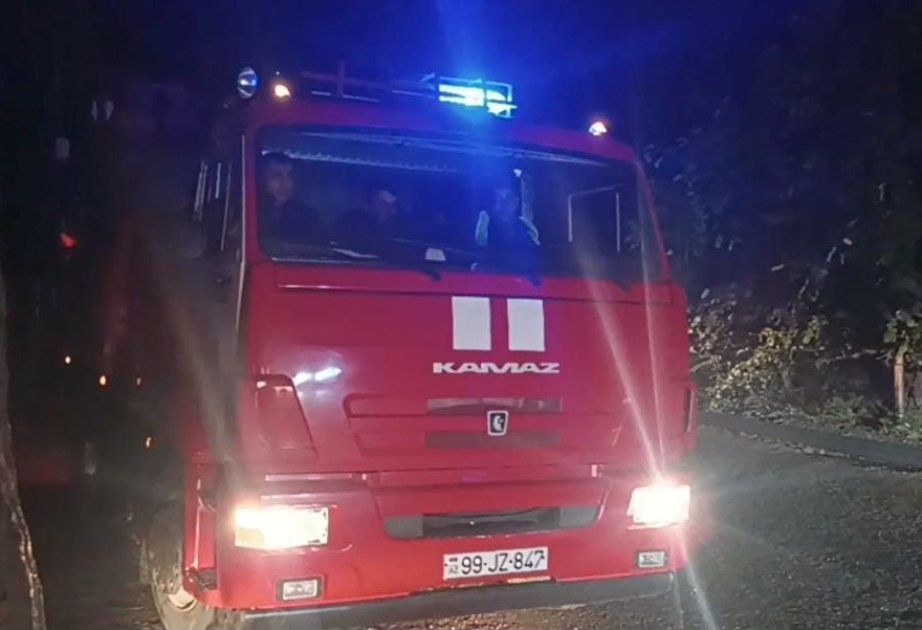 Tovuzda yaşayış binasına ildırım düşdü, yanğın başladı -