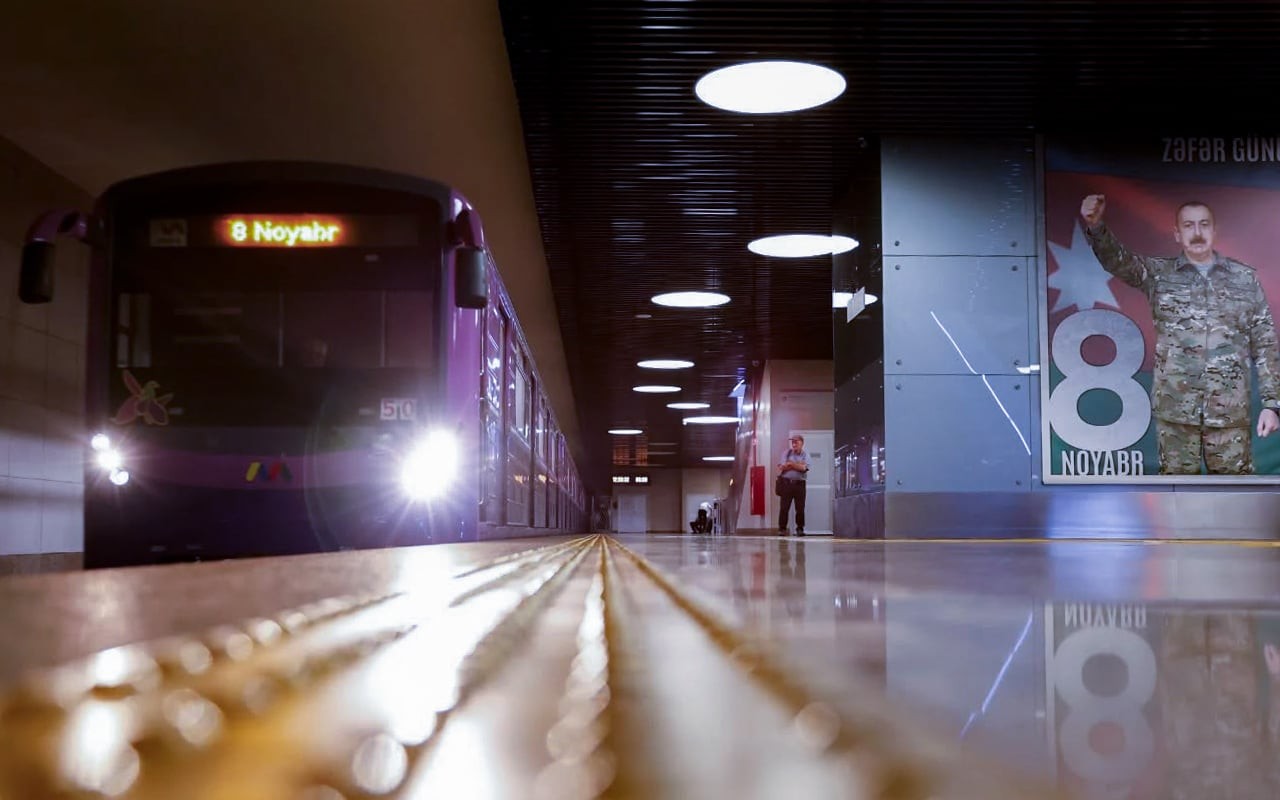 Metroda halı pisləşən kişi öldü